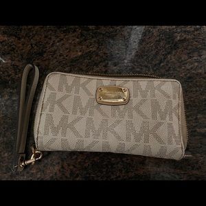 Michael Kors Wristlet